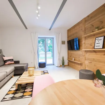 Im Zittauer Gebirge - Gemütliche Und Moderne Mit Terrasse Apartamento *