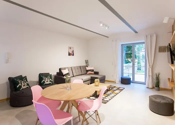 Im Zittauer Gebirge - Gemuetliche Und Moderne Mit Terrasse شقة *