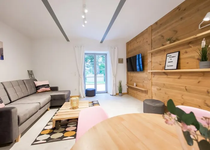 Im Zittauer Gebirge - Gemuetliche Und Moderne Mit Terrasse شقة *